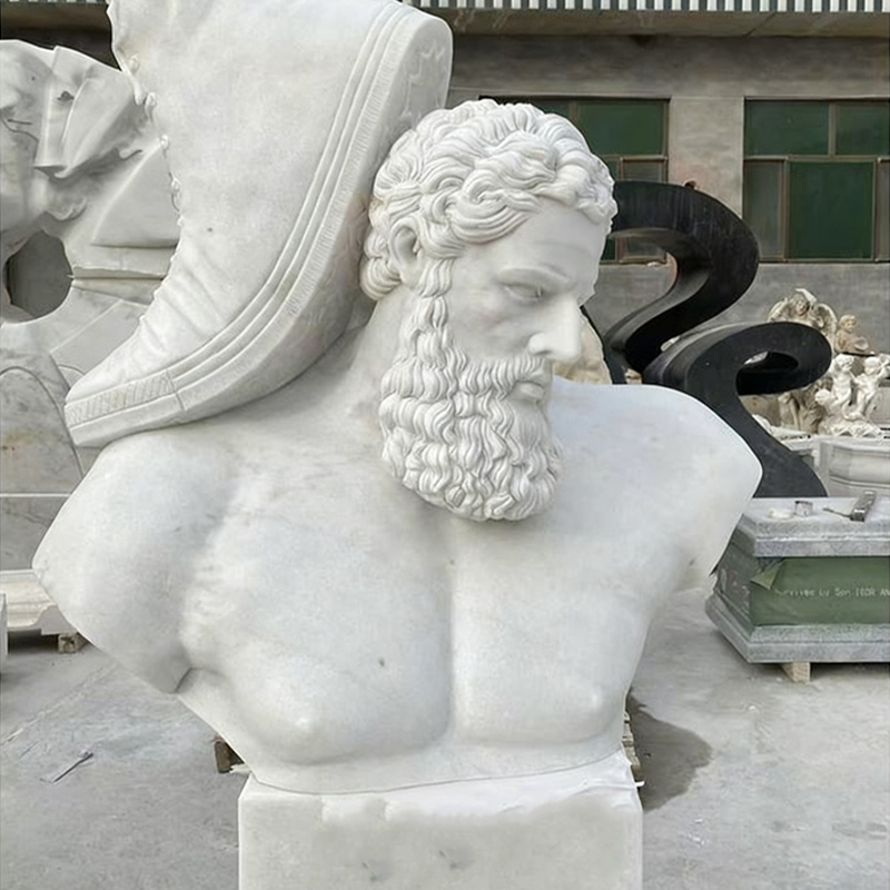 Scultura umana in marmo bianco a grandezza naturale, scolpita a mano