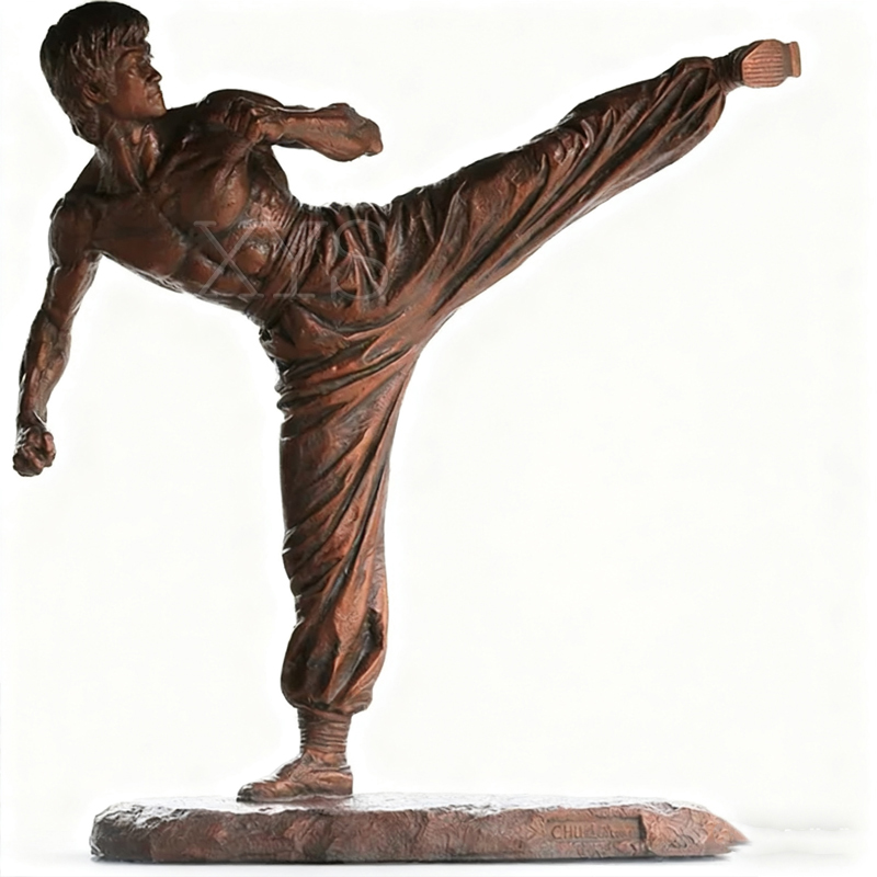 Scultura in bronzo di arti marziali di Bruce Lee a grandezza naturale - Esposizione all'aperto