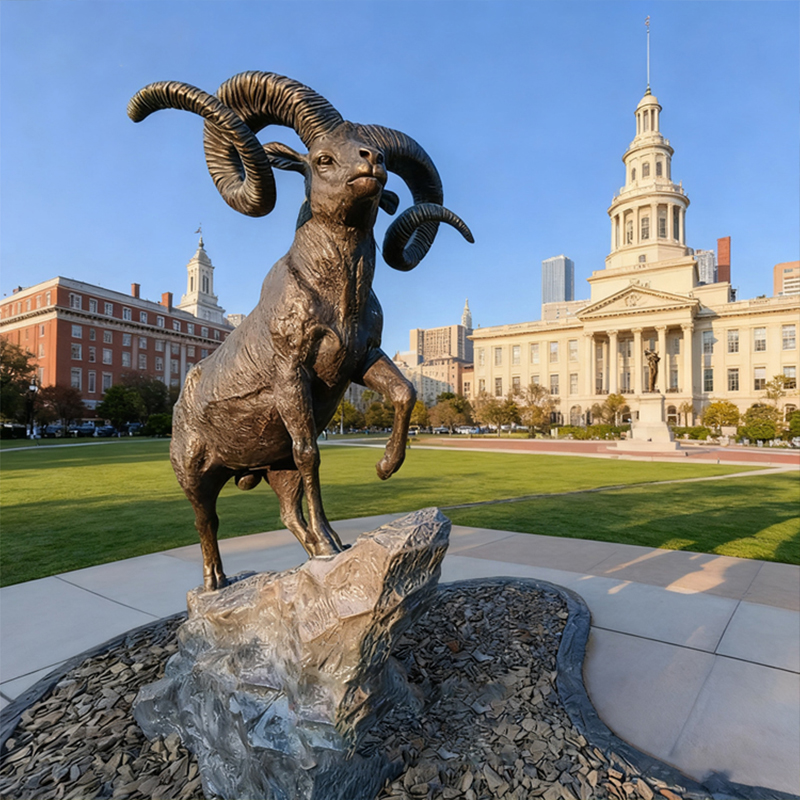 Scultura in bronzo di ariete con corno grande - Decorazione da giardino esterno