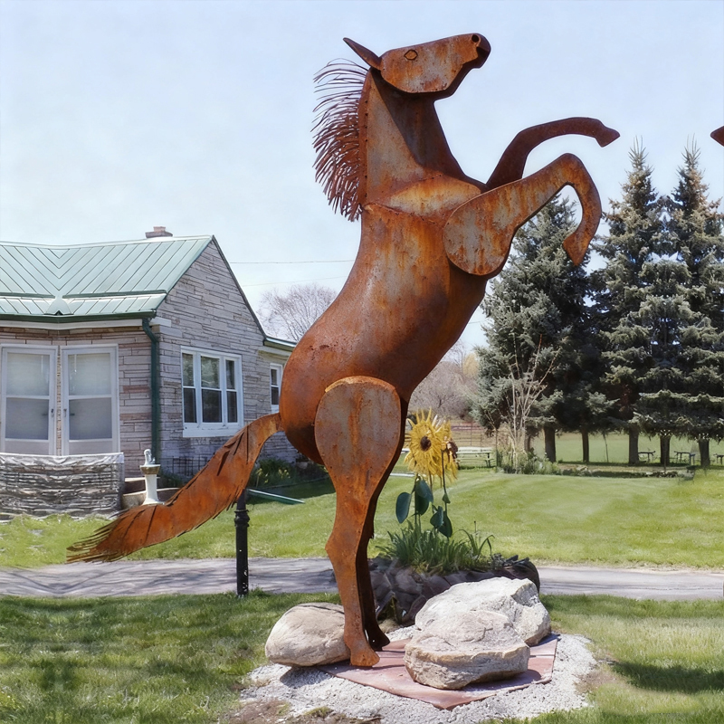 Scultura in acciaio corten: arte dell'acciaio resistente agli agenti atmosferici che dura oltre 50 anni